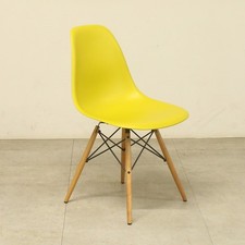 Vitra Eames Mustard Side Chair – LTA007