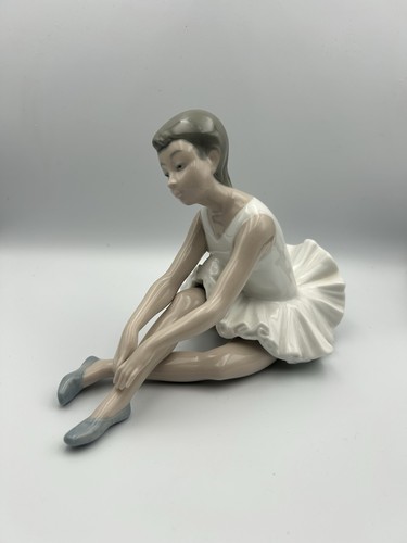 Lladro nao rested - nao,