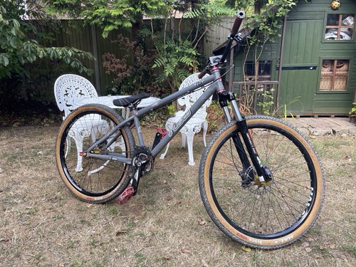 Flow drift jump - jump, bike