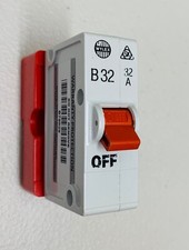 WYLEX 32A Type B Push/Plug-In Circuit Breaker ~ B32 32 Amp MCB ~ Inc. Base ~ Red