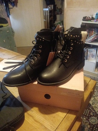 Merry scott women black - merry,