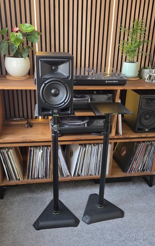 Gravity 3202 studio - studio, monitor
