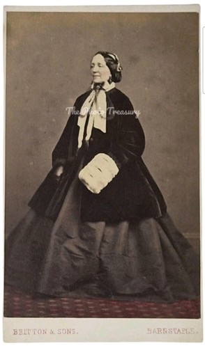 Cdv lady fine fur - fine, hand