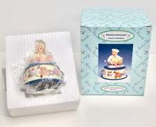 Madame Alexander Yellow Rosebud Rotating Music Box 90610 w Original Box and COA