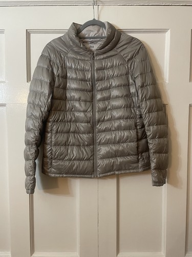 Uniqlo womens ultra - light, down
