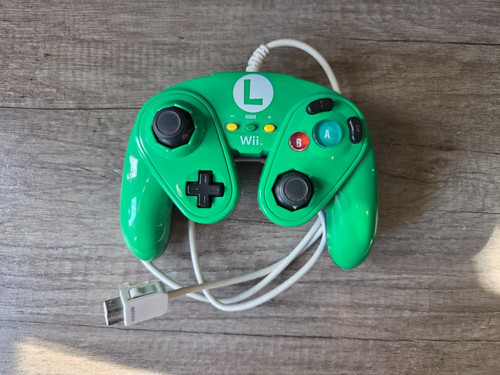 Luigi wired fight pad - wired,