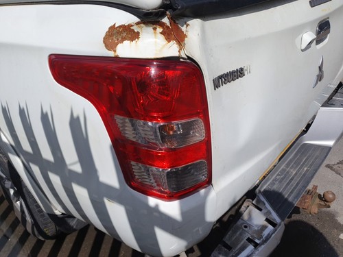 Mitsubishi l200 rear light - mitsubishi,