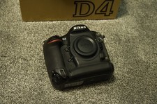 Nikon  D4 16.2MP Good