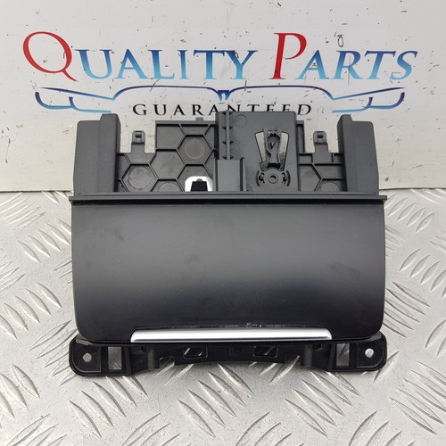 Audi ashtray front - front, centre