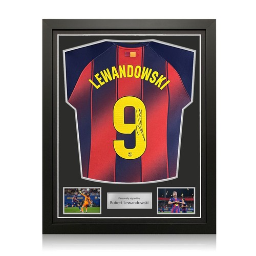 Robert lewandowski signed - robert,