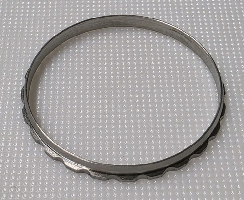 Bezel inner retaining crystal - inner,