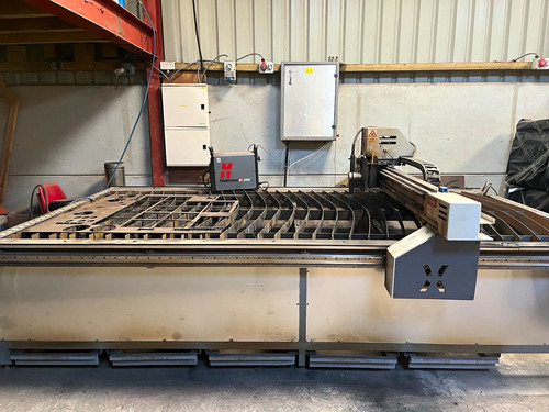 Plasma cutting table - , with