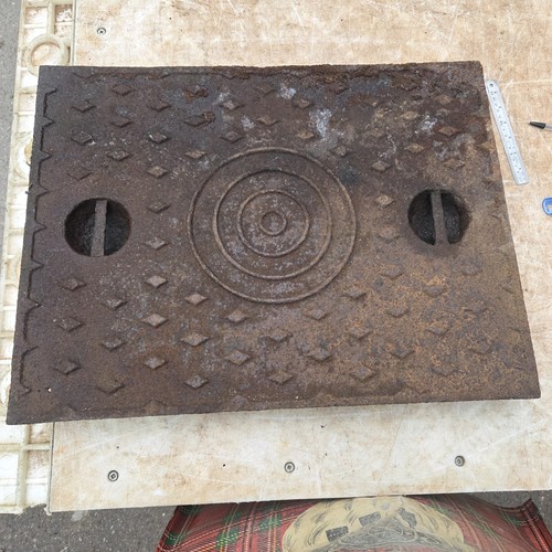 Cast iron manhole cover 650mm - iron,