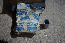 YAMAHA RD50M DT50MX YZ80 TY80 GT80 GT1 CLUTCH HUB SPACER BUSH 90560-17123  NOS