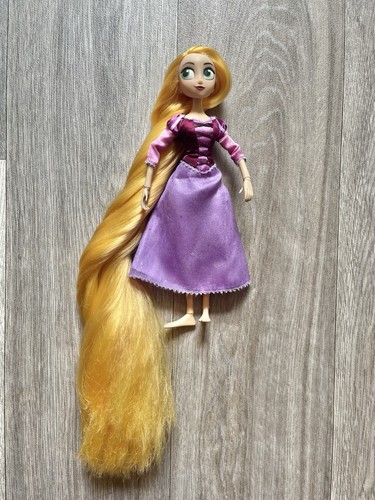 Disney store rare - rare, tangled