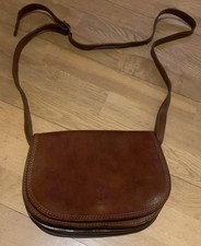 Vintage Style Vera Pelle Brown Grained Italian Leather Saddle Bag. BN 