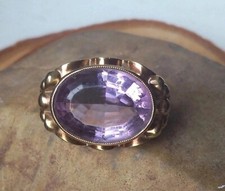 Beautiful vintage 1950s Amethyst Gold Ring