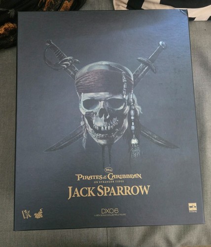 Hot toys captain - toys, sparrow