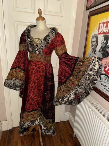 Pantomime princess girls - pantomime,