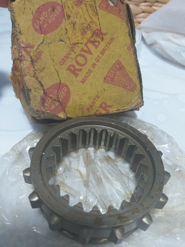 576209 genuine landrover - 576209,