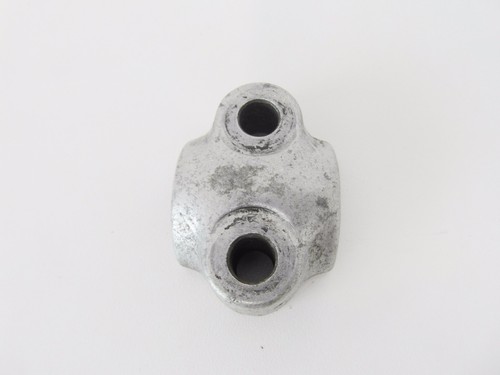 Clamp front axle - -holder,