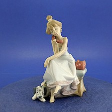 Lladro Chit-Chat Girl #5466