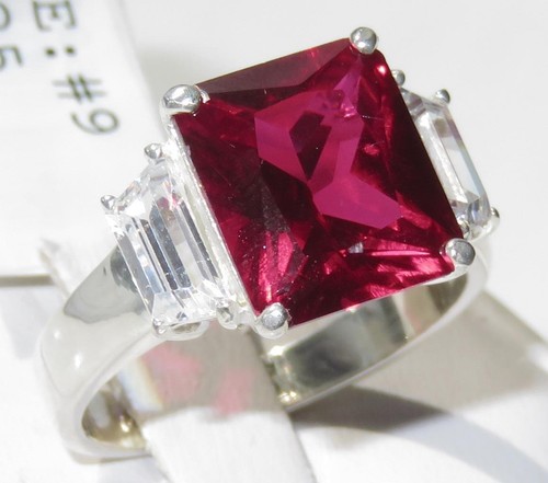 Ladies ruby ring - , three