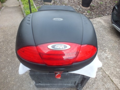 Givi e450 top - e450, fitted