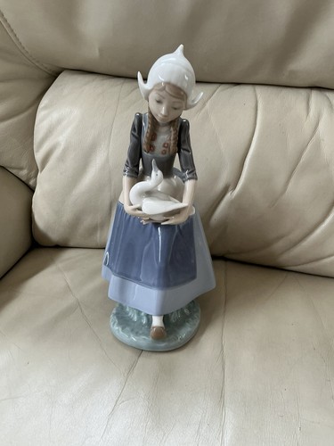 Lladro figurines dutch girl - lladro, figurines-
