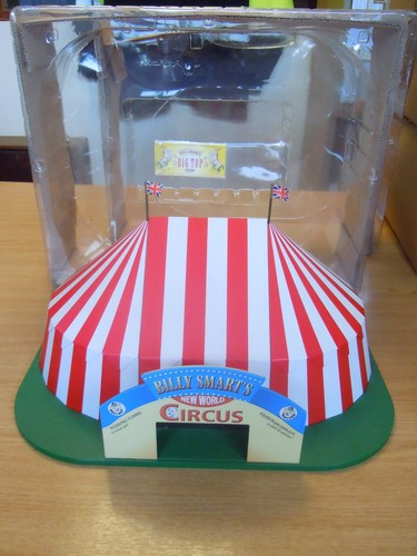 Lledo showmans big top bs1002 - lledo,