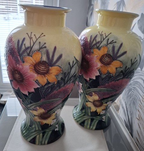 Two large old tuptonware - large,
