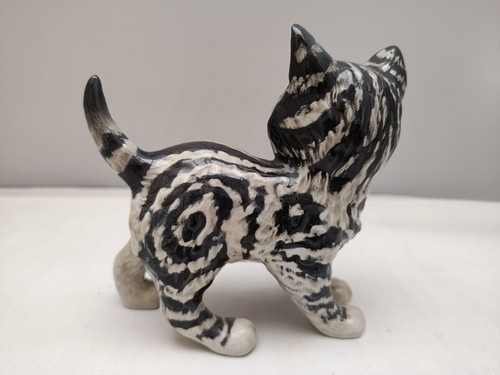 Beswick 1885 cat swiss - 1885, roll