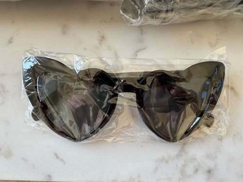 Black heart shaped - 72,