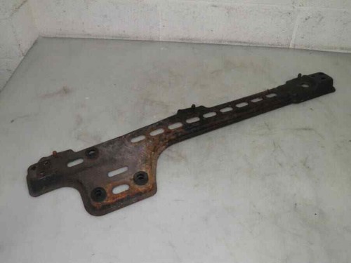Radiator lower bumper mount - lower, mount–