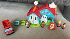 Happyland PreSchool with sounds, Figures, bus and accessories  