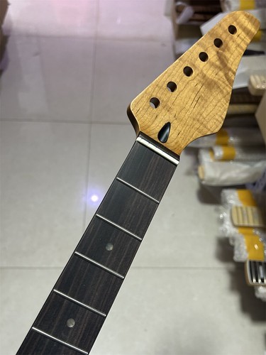 Roasted flame maple frets - roasted,