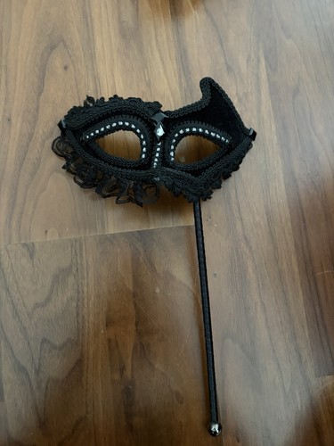 Black masquerade mask female