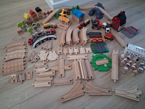 Brio - bigjigs, etc)