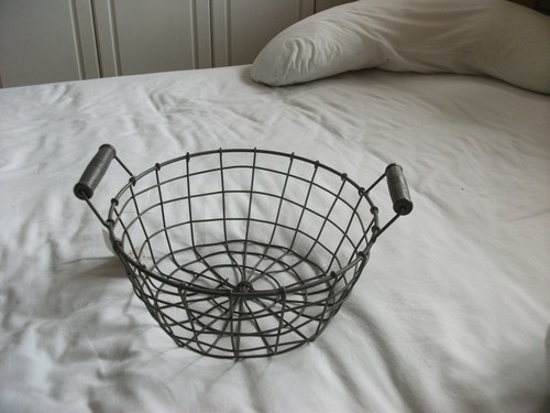 Wire fruit basket 30cm dia - wire,