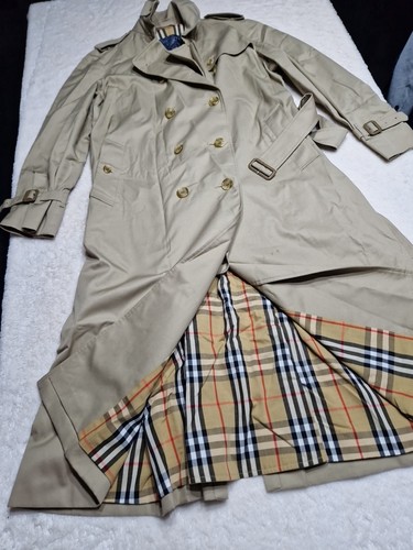 Burberry classic trench coat
