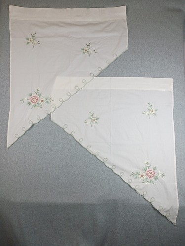 Vtg embroidered roses - embroidered, swag