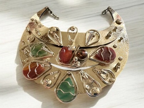 Rare escada statement - rare, bib