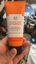 The Body Shop Vitamin C Glow Boosting Microdermabrasion 100ml