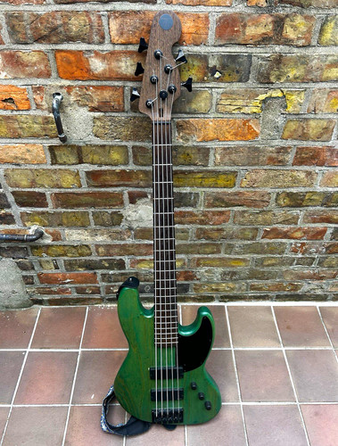 String right handed solid - 5-string, right-handed