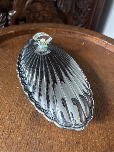 Vintage hinged scalloped - hinged,