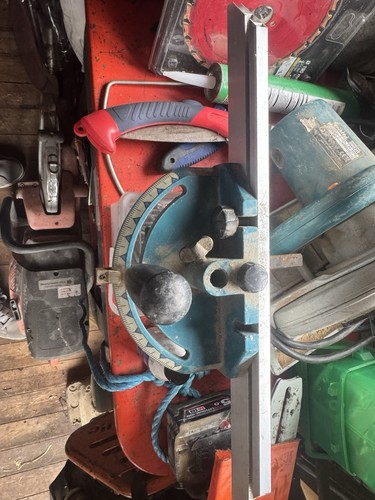 Makita table saw - table, fence