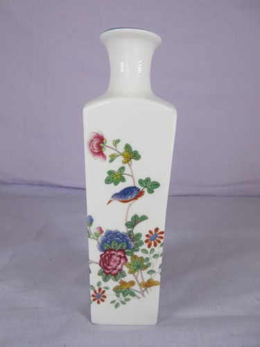 Wedgwood cuckoo small vase - small,
