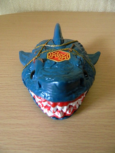 Mighty max shark - max, jaws