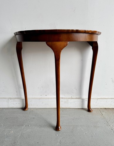 Vintage demi lune side hallway - demi-lune,