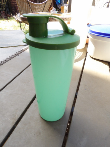 Vintage tupperware green - tupperware, cup